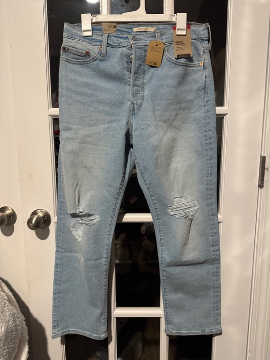 Levi's Denim - Size 32x28 Levi’s Wedgie Straight Jeans